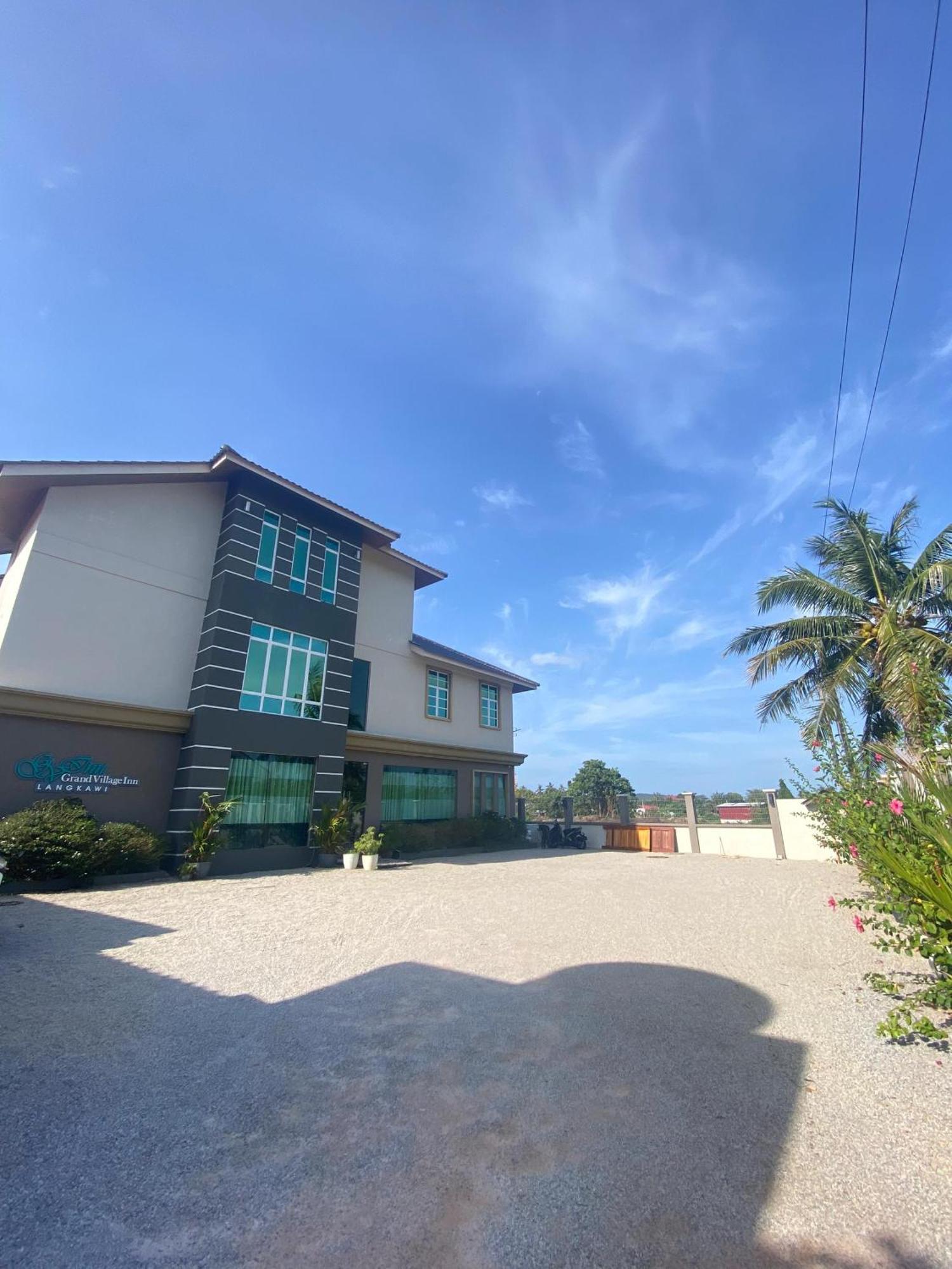 Grand Village Inn Pantai Cenang  Luaran gambar